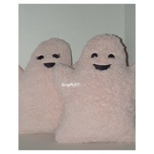 Novogratz Halloween Pink Sherpa Ghost Pillow Set